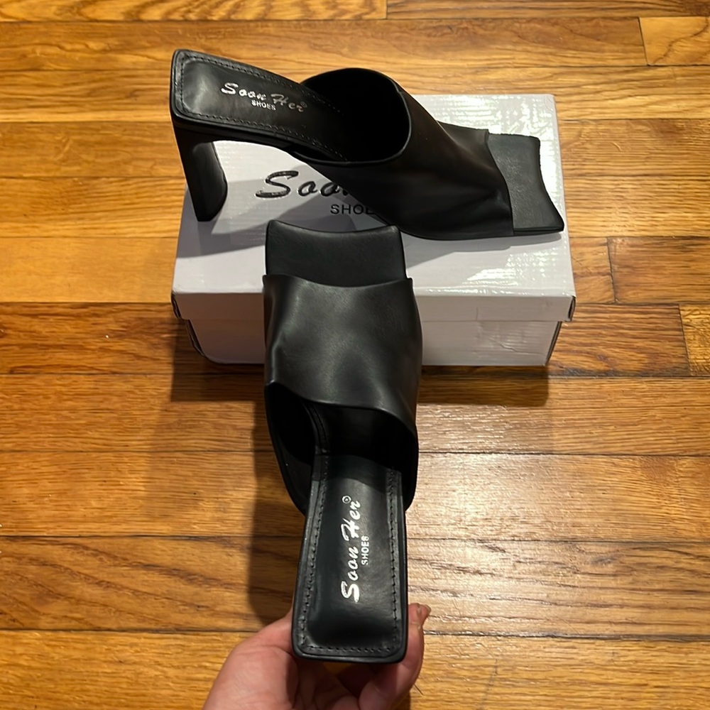 BLACK SQUARE TOE MULE BRAND NEW
